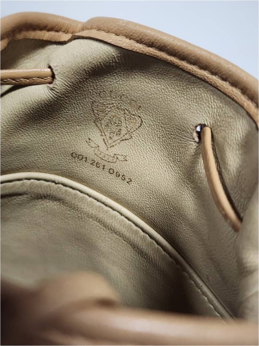 Authentic GUCCI Vintage Monogram Canvas Mini Drawstring Bucket Bag Brown/Beige - Picture 3 of 13